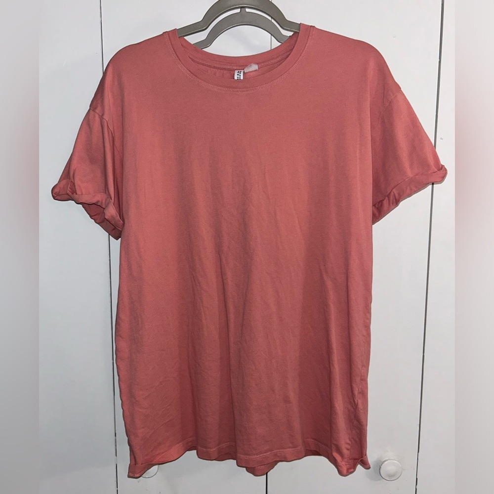 Oversized T-Shirt. Coral/Salmon color